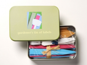 101200_gardeners_tin_of_labels_1_wrn